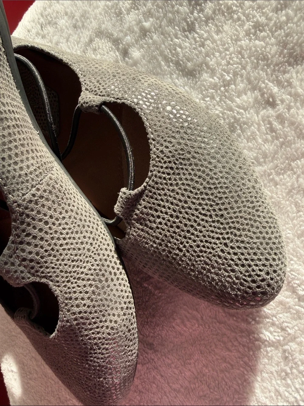 Earthies Essen ballet flats, size 7B, cage-style design with elastic strap